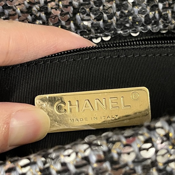 Chanel 19 medium flap silver sequence - Picture 2 of 8